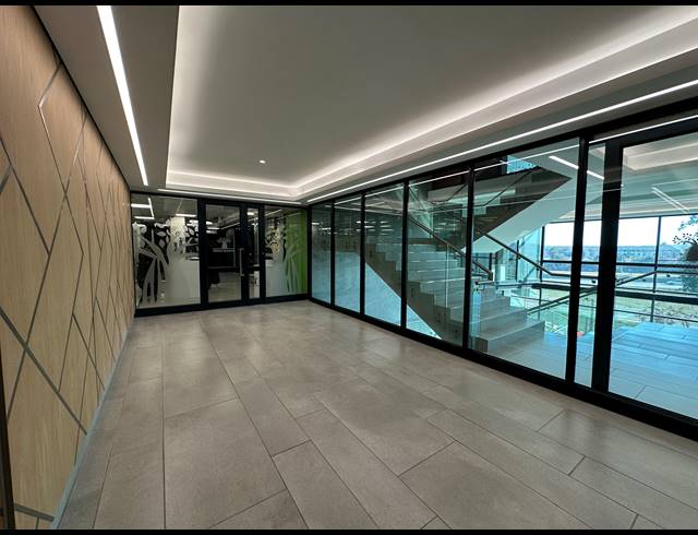 533M² OFFICE TO LET IN DORINGKLOOF